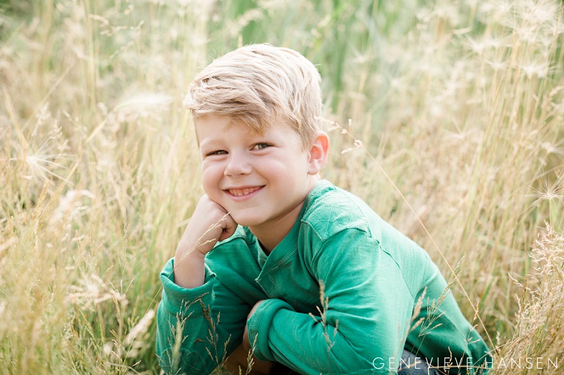 red-rock-canyon-open-space-family-photo-session-colorado-springs-manitou-springs-co-tall-grass-wild-natural-13