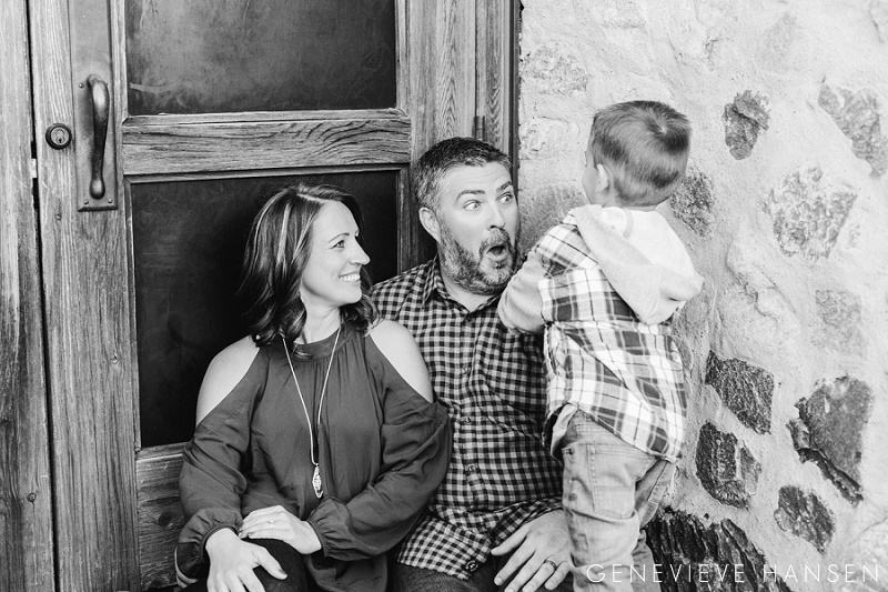 market-street-at-dc-ranch-family-session-north-scottsdale-holiday-photos-kids-candid-playful-photographer-11