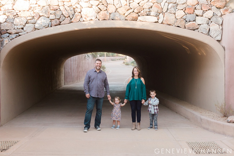 market-street-at-dc-ranch-family-session-north-scottsdale-holiday-photos-kids-candid-playful-photographer-18