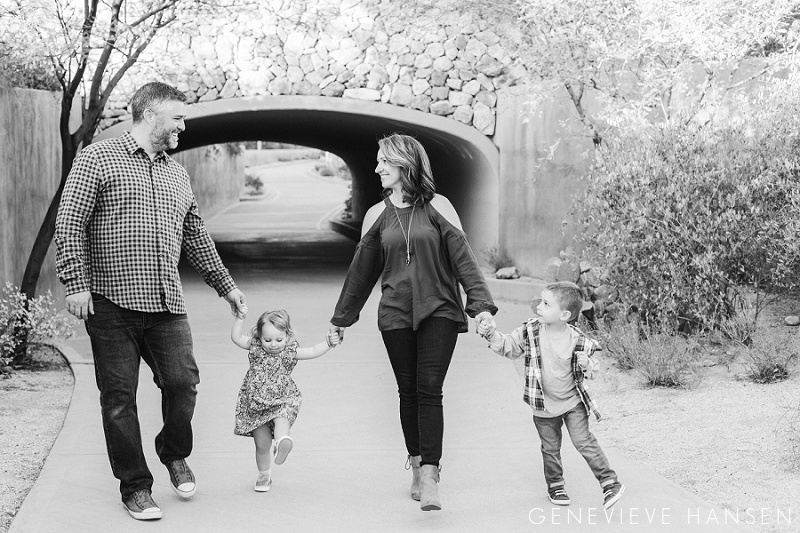 market-street-at-dc-ranch-family-session-north-scottsdale-holiday-photos-kids-candid-playful-photographer-20