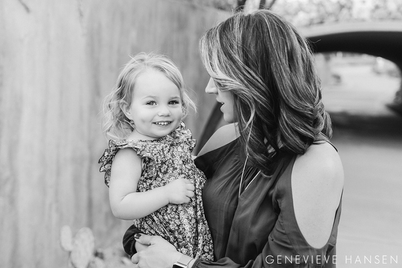 market-street-at-dc-ranch-family-session-north-scottsdale-holiday-photos-kids-candid-playful-photographer-25