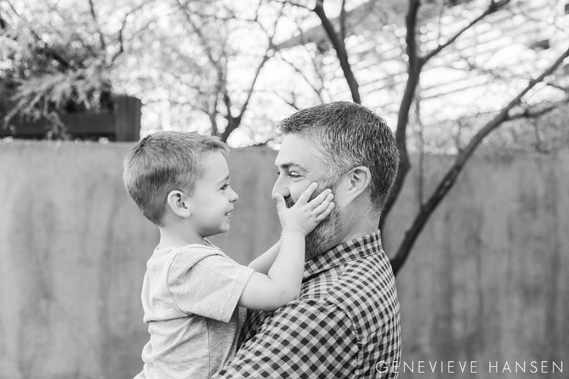 market-street-at-dc-ranch-family-session-north-scottsdale-holiday-photos-kids-candid-playful-photographer-26