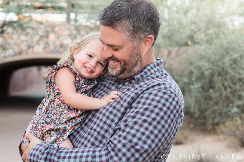 market-street-at-dc-ranch-family-session-north-scottsdale-holiday-photos-kids-candid-playful-photographer-31