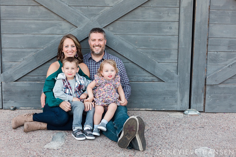 market-street-at-dc-ranch-family-session-north-scottsdale-holiday-photos-kids-candid-playful-photographer-4