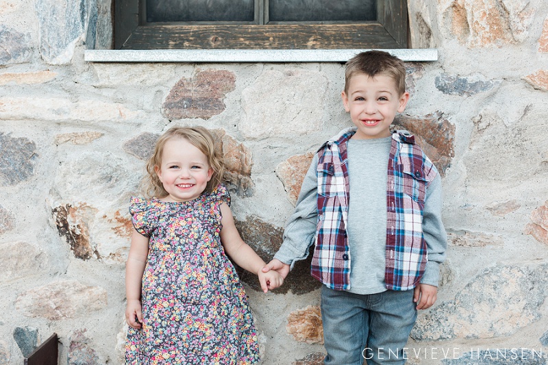 market-street-at-dc-ranch-family-session-north-scottsdale-holiday-photos-kids-candid-playful-photographer-7