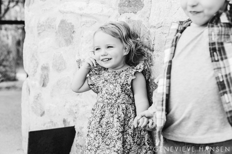 market-street-at-dc-ranch-family-session-north-scottsdale-holiday-photos-kids-candid-playful-photographer-9