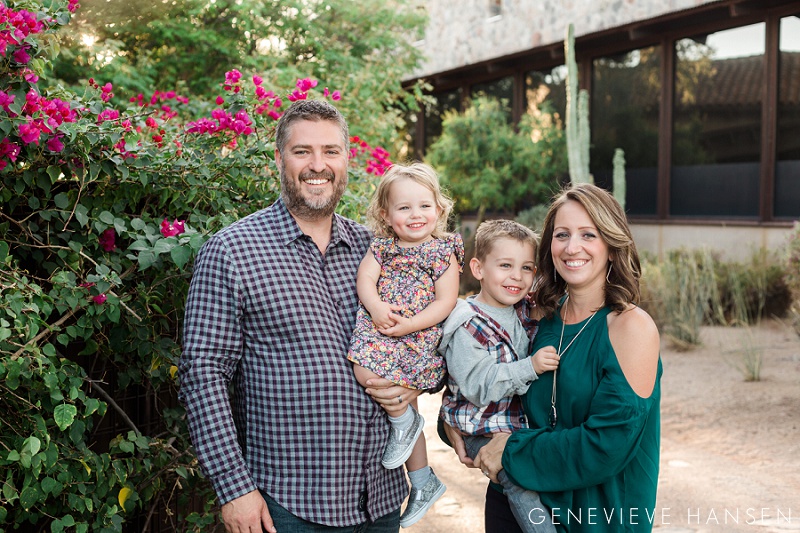 market-street-at-dc-ranch-family-session-north-scottsdale-holiday-photos-kids-candid-playful-photographer-15